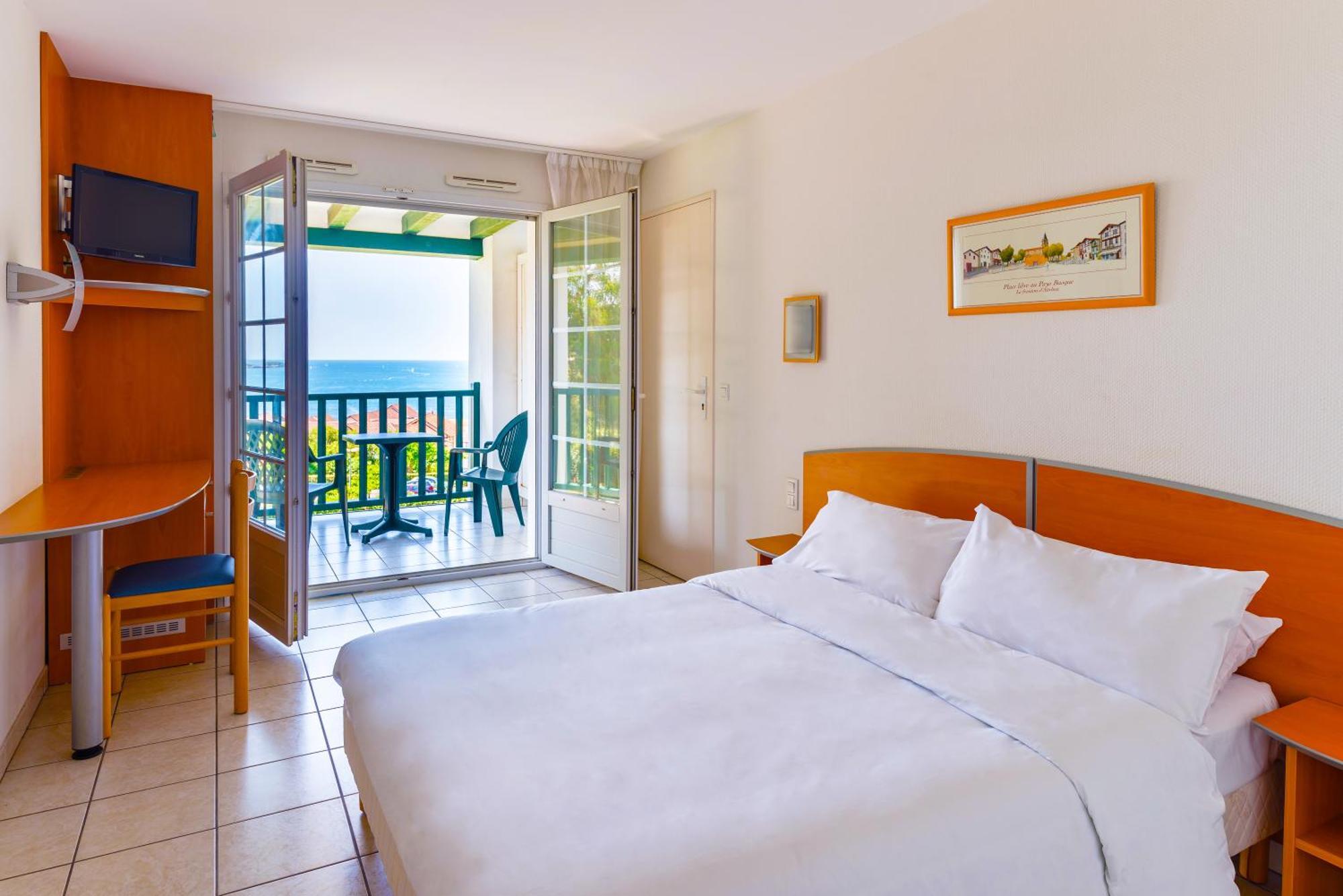 Azureva Hendaye Hotel Bagian luar foto